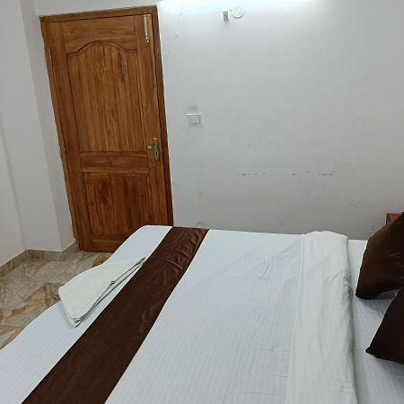 Hotel Atithi Grand Guwahati Buitenkant foto