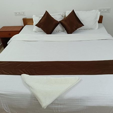 Hotel Atithi Grand Guwahati Buitenkant foto