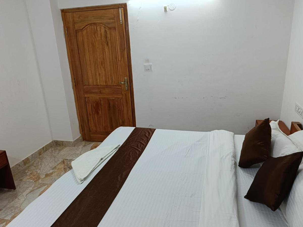 Hotel Atithi Grand Guwahati Buitenkant foto