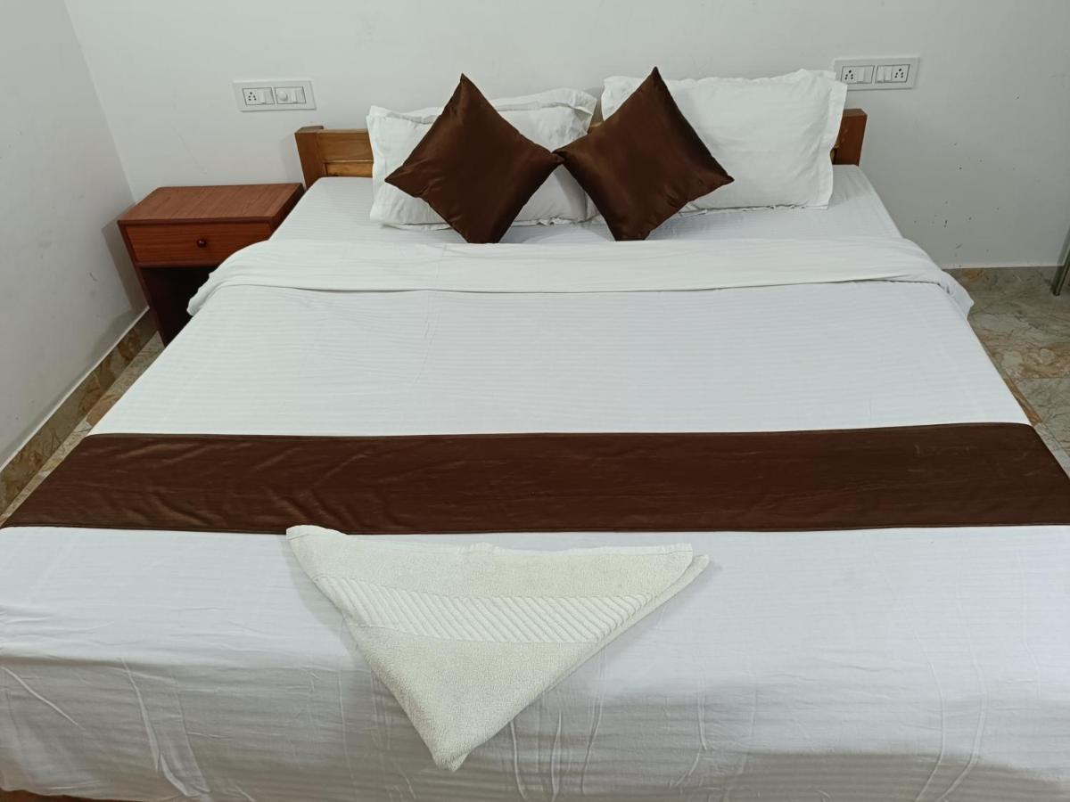 Hotel Atithi Grand Guwahati Buitenkant foto